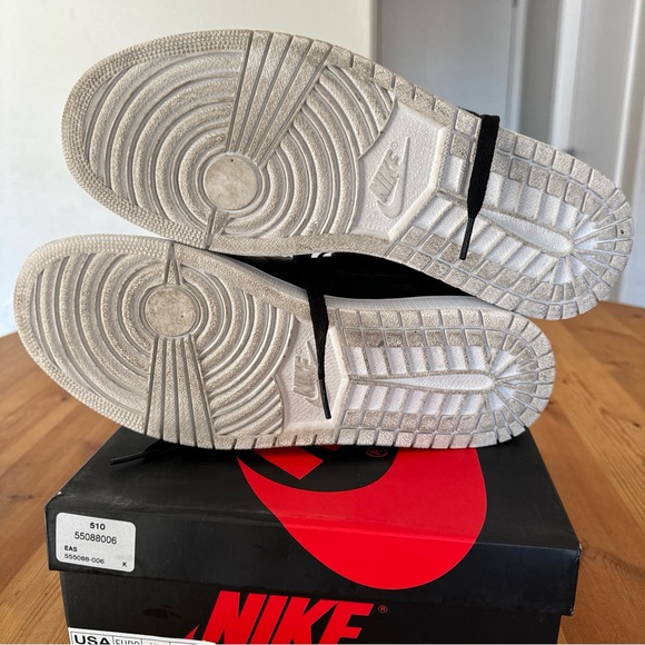 Size 10.5 - Air Jordan 1 Retro OG High Cyber Monday - Picture 13 of 15